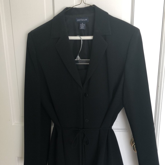 Ann Taylor suite - Picture 3 of 3